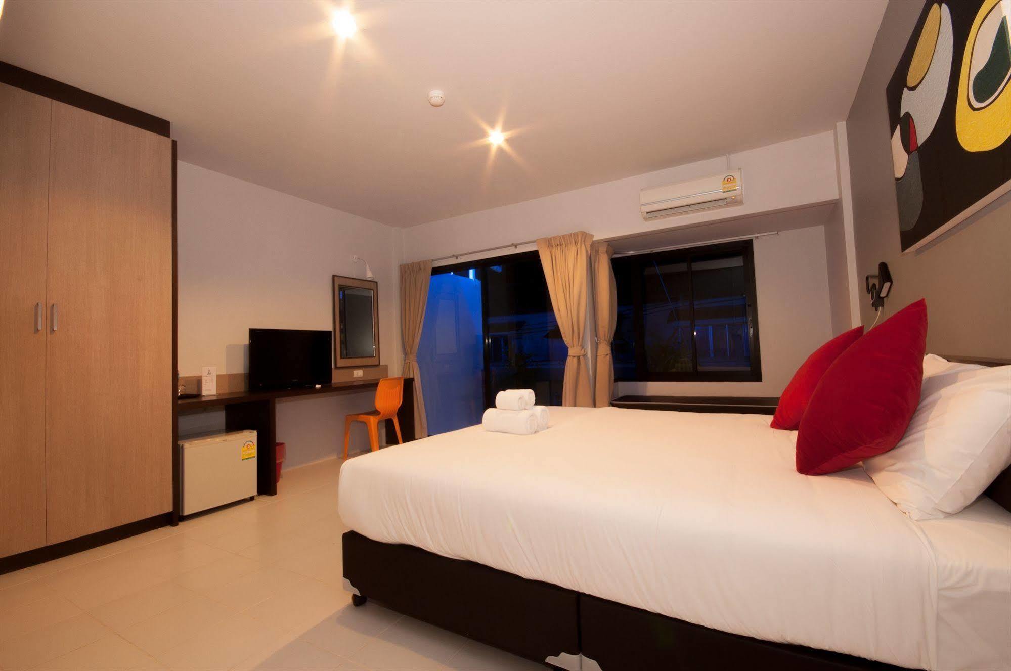 Hotel Chalong Sea Breeze Exterior foto